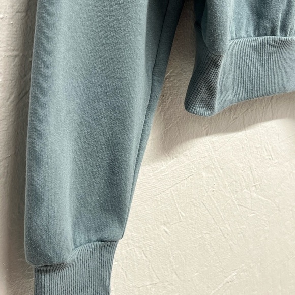 Wild fable women's long sleeve cropped sweatshirt - Picture 3 of 6